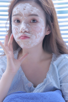 美女脱到一件不视频